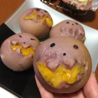 ●モンスター惣菜パン かぼちゃペースト入り